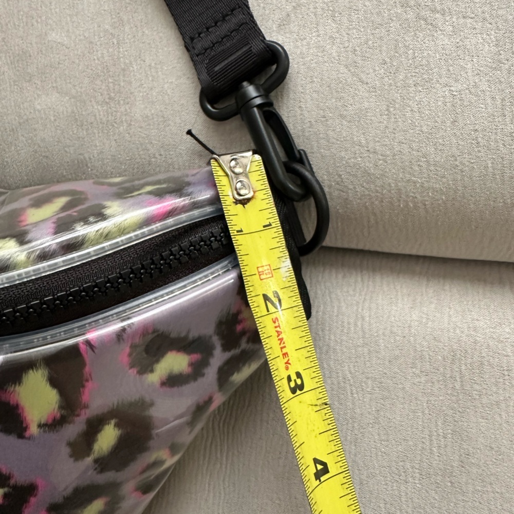 New UGG Nasha Clear Crossbody Belt Bag Fanny Pack Purple Pink Cheetah - Picture 9 of 11